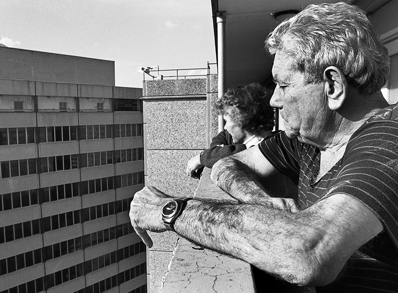 Life in an Inner Melbourne Housing Estate, 1986: Australia : Richard Moore : Journalist : Photographer :